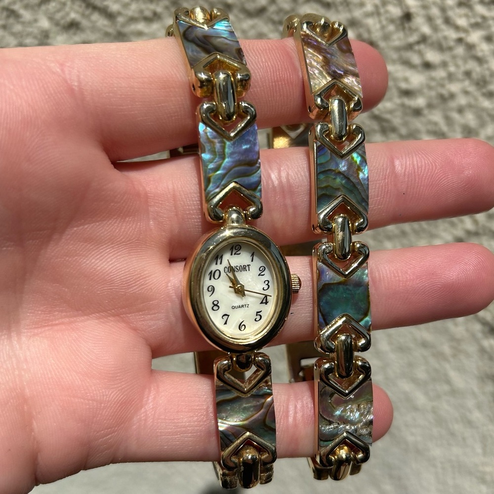 Vintage Consort Gold and Abalone Watch & Bracelet Set with Original Box 🧡